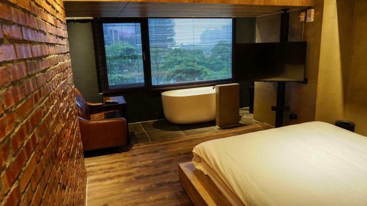 Bed and Breakfast Pinhouse Kaohsiung Exterior foto